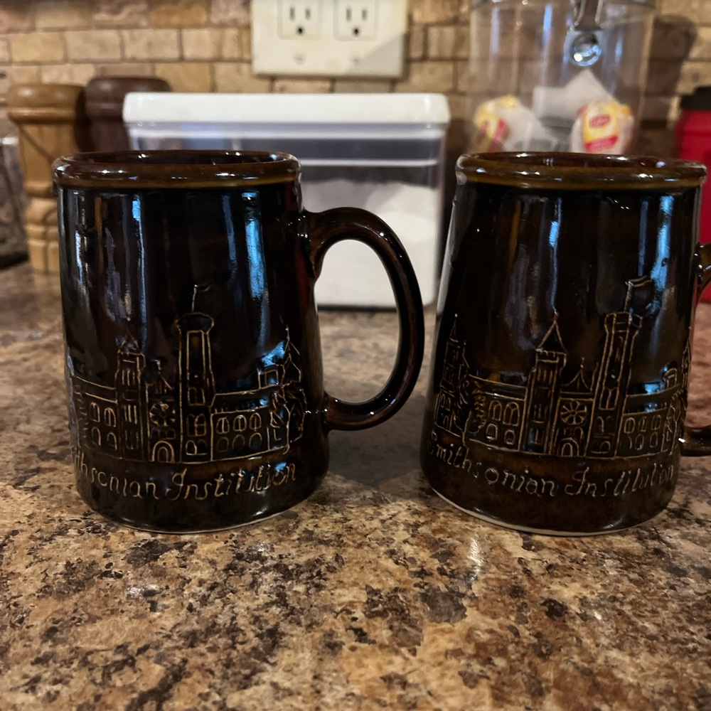 Smithsonian Institute 3D Pottery Art Deco Print Mugs